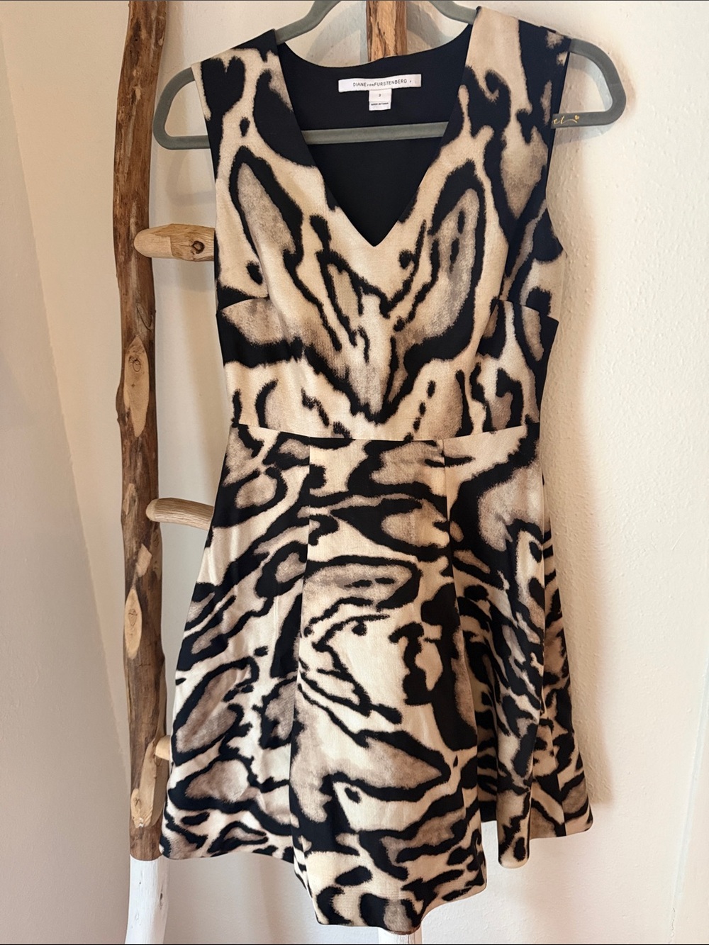Diane Von Furstenberg Black Cream V-Neck Animal Print Fit & Flare A-line Dress 2